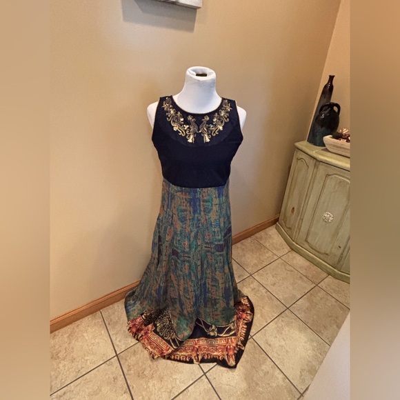 Dresses & Skirts - Embroidered Beaded Exquisite Maxi Dress Abstract Print Size XL